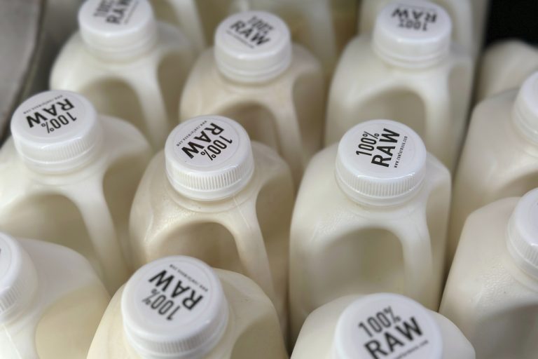 Bird flu virus detected in California raw milk