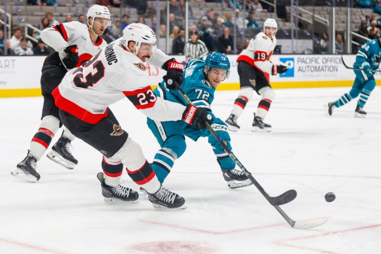 Sharks badly shoot Ottawa Senators, but lose on late goal