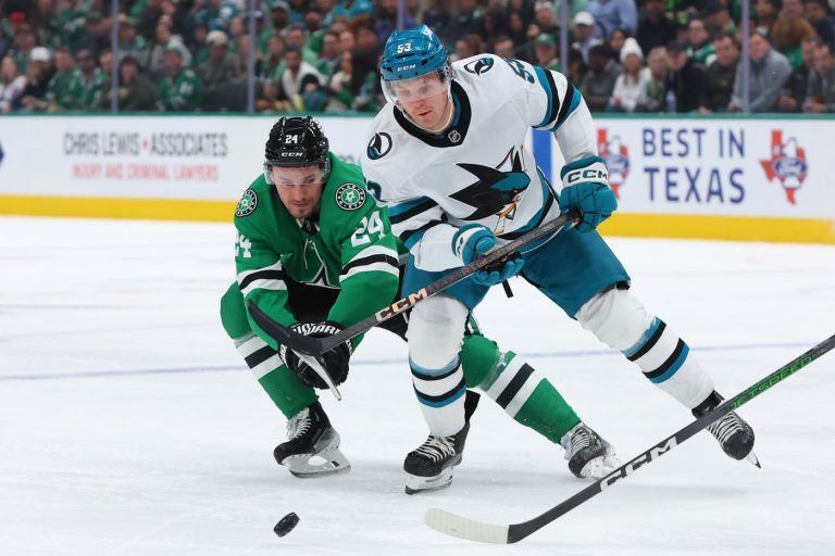 Sharks unable to recover after slow start to second period in Dallas