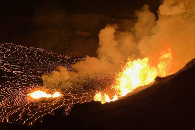 Photos and video: Watch live as Hawaii’s Kilauea volcano continues to erupt