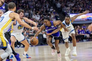 Warriors fade in tale of two halves loss to Kings