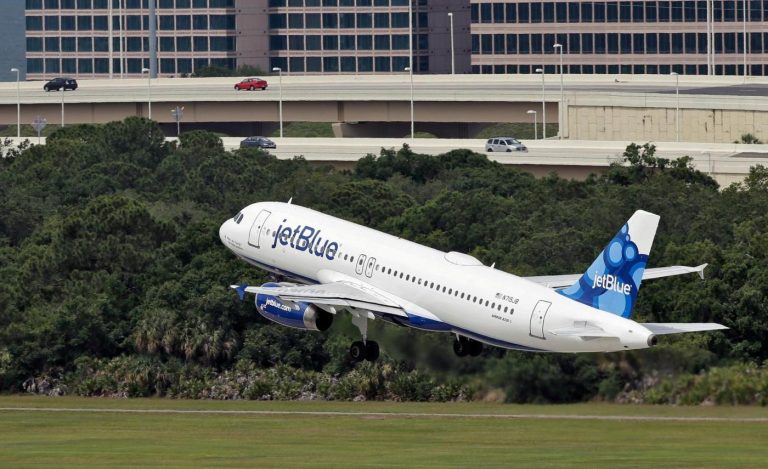 2 bodies are found in the landing gear of JetBlue plane at Florida airport