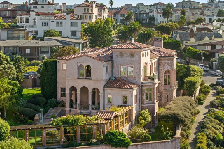 Photos: Robin Williams’ SF oceanview mansion sells at a steep discount