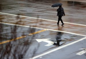 Brisk Bay Area temperatures, light rain forecast this weekend