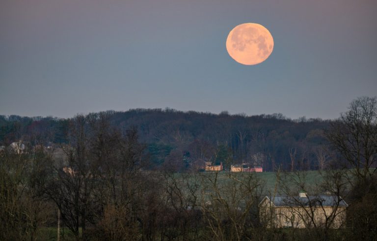 How to see the moon hide Mars in Jan. 13 lunar occultation