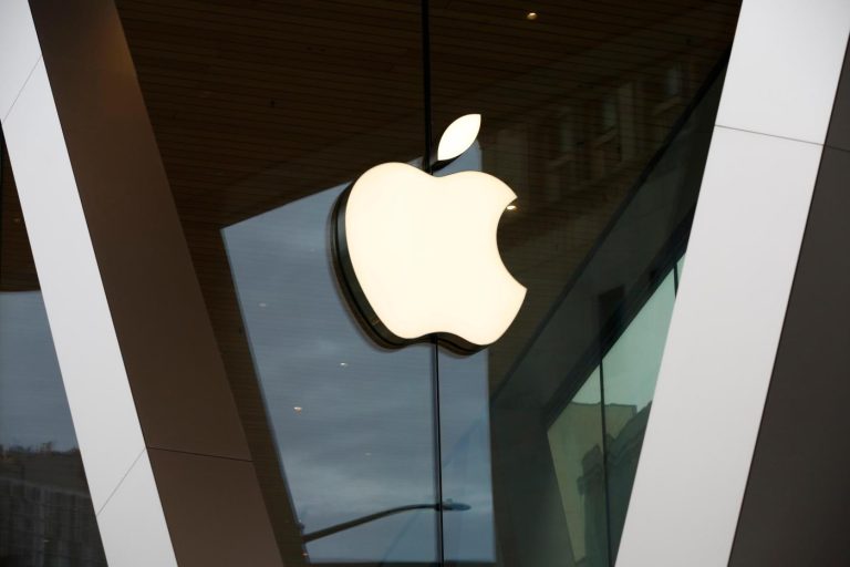 Apple shareholders not expected to scrap DEI programs despite broader backlash