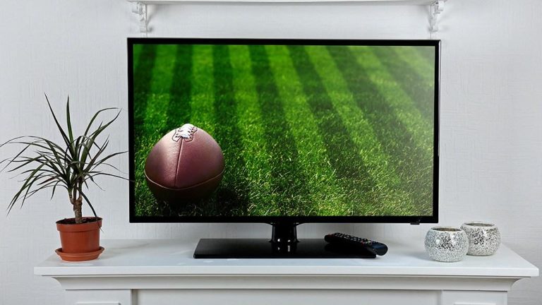 Enjoy every Super Bowl moment with the best Ultra HD TV