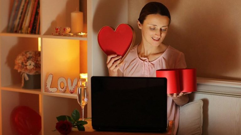 How to plan the perfect long-distance Valentine’s Day date