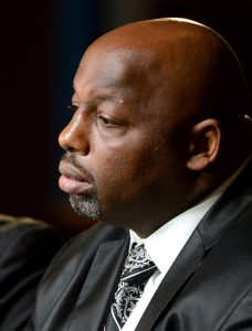 Judge grants release for ex-49er Dana Stubblefield