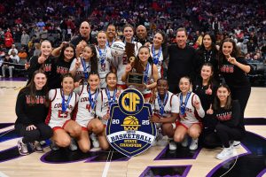 Nail-biter: Carondelet holds off rally led by “Mamba Five” star, captures CIF D-I state title