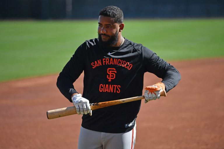 SF Giants’ Encarnacion will undergo X-rays on left ring finger after leaving game