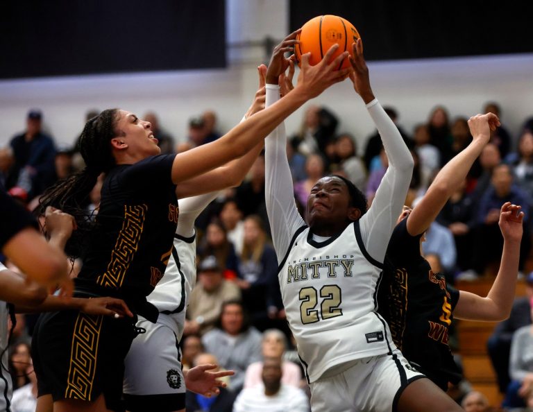 Mitty girls take fourth straight swing at Open Division state title: Is this the year the Monarchs win it?