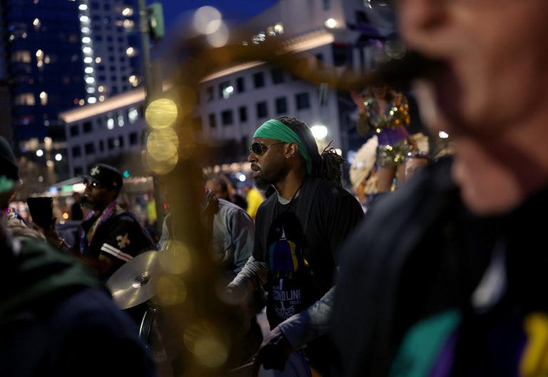 Photos: Oakland celebrates Fat Tuesday with New Orleans-style Mardi Gras parade