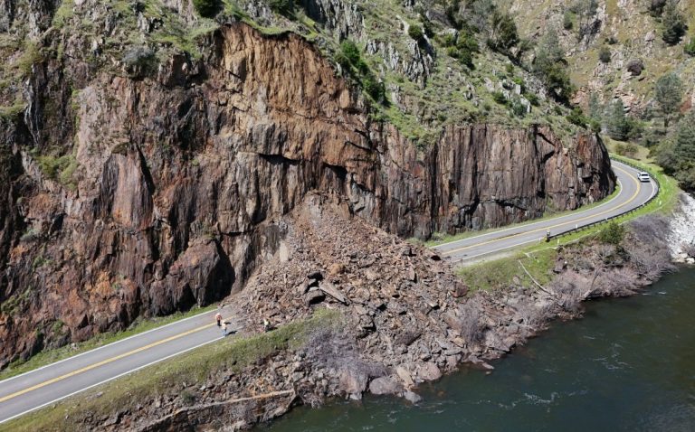 Major rockslide closes key road into Yosemite National Park indefinitely