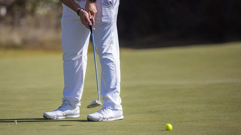 Best men’s golf shoes